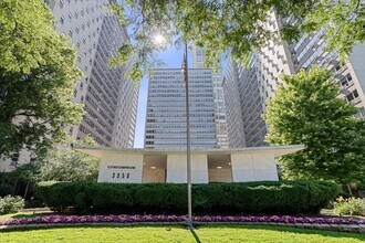 Building Photo - 3950 N Lake Shore Dr
