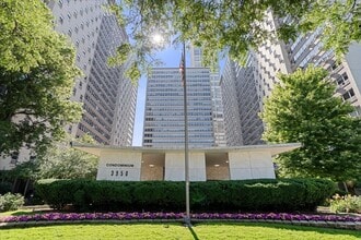 Building Photo - 3950 N Lake Shore Dr