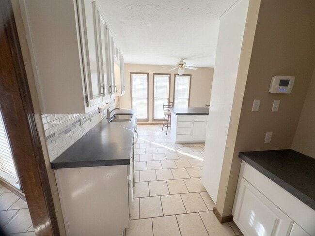 Building Photo - 5545 Little Bear Dr
