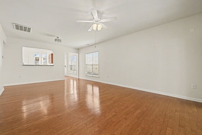 Building Photo - Immaculate & Move-in Ready Home in Desirable 55+ Community - Carolina Preserve