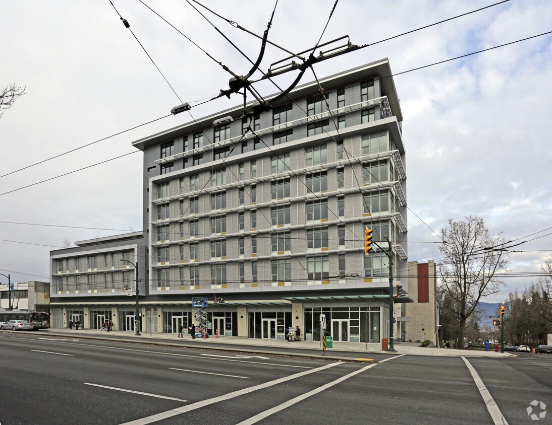 Building Photo - 651-691 Broadway