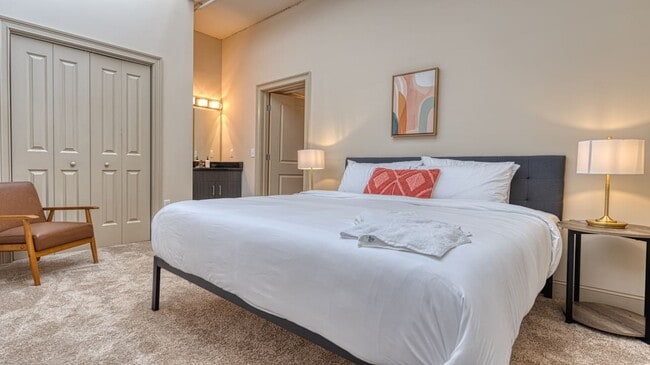 Foto del edificio - Village Lofts Apartments