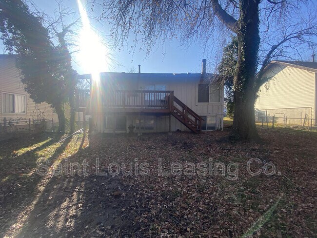 Foto del edificio - 1622 Barkwood Dr
