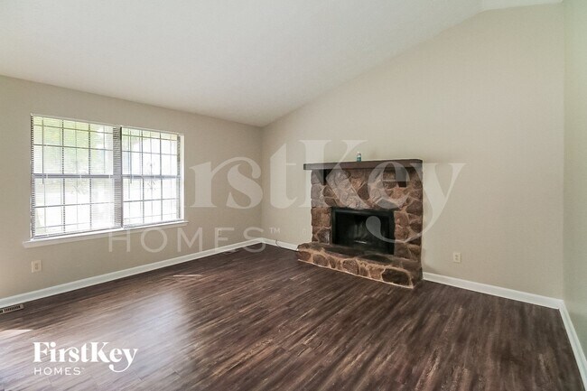 Foto del edificio - 7210 Buck Creek Dr