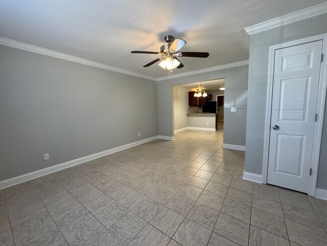 Foto del edificio - MOVE-IN READY! **MOVE-IN Special $250 off the 1st full month's rent.**
