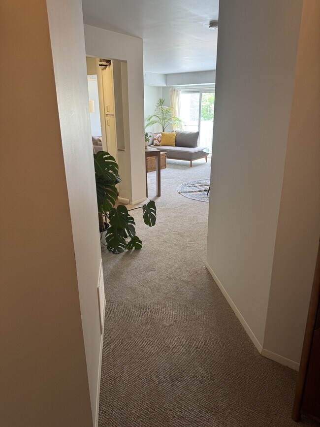 Foto del edificio - 2205 S Huron Pky