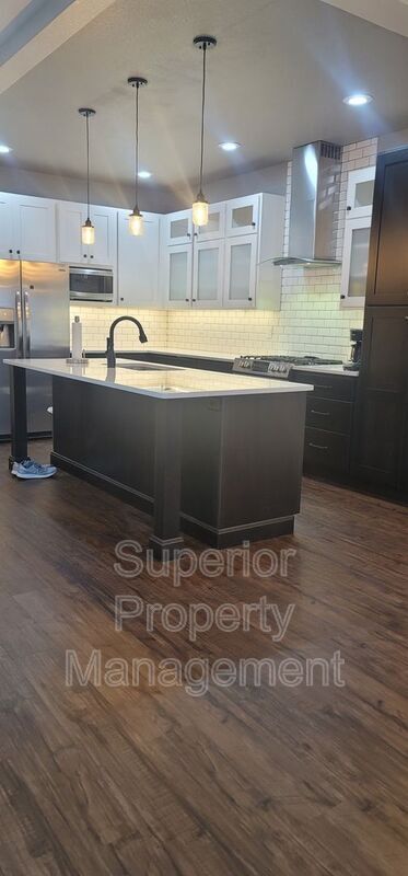 Foto del edificio - 523 W 17th St