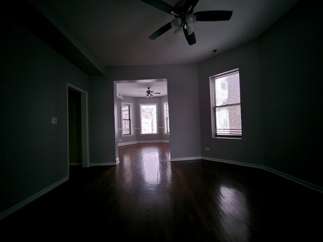 Building Photo - 7314 S Kenwood Ave