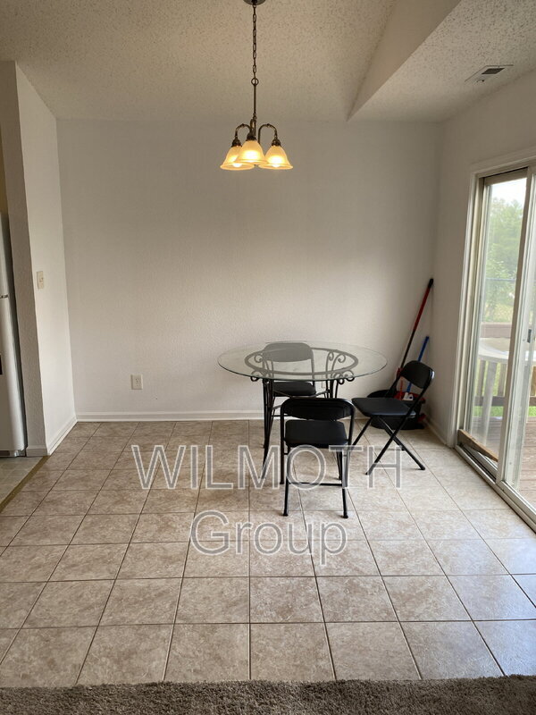 Foto del edificio - 5251 Bluff View Dr