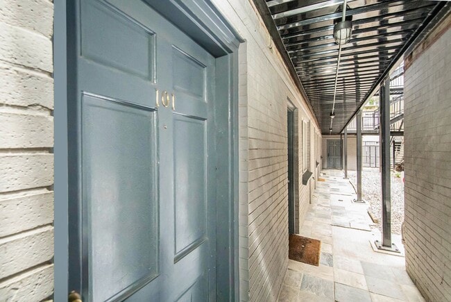 Photo - Beautiful 1 Bed, 1 Bath Condo on Speer- Ch...