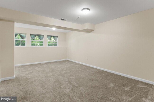 Foto del edificio - 8329 Autumn Crest Ln