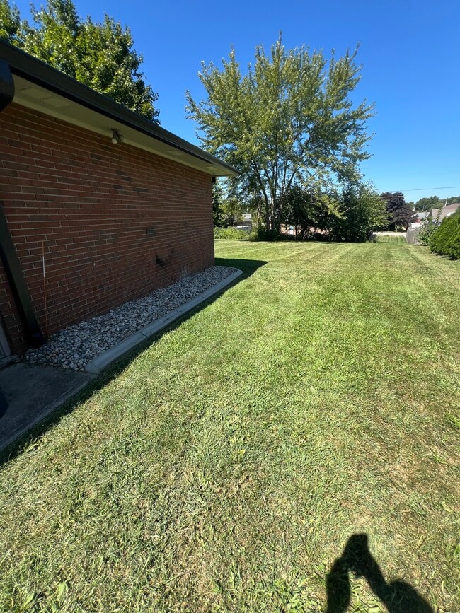 Building Photo - 1506 Burton Ct