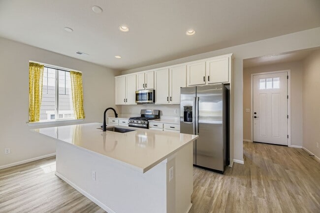 Foto del edificio - Beautiful 4-Bedroom Ranch Home in highly s...