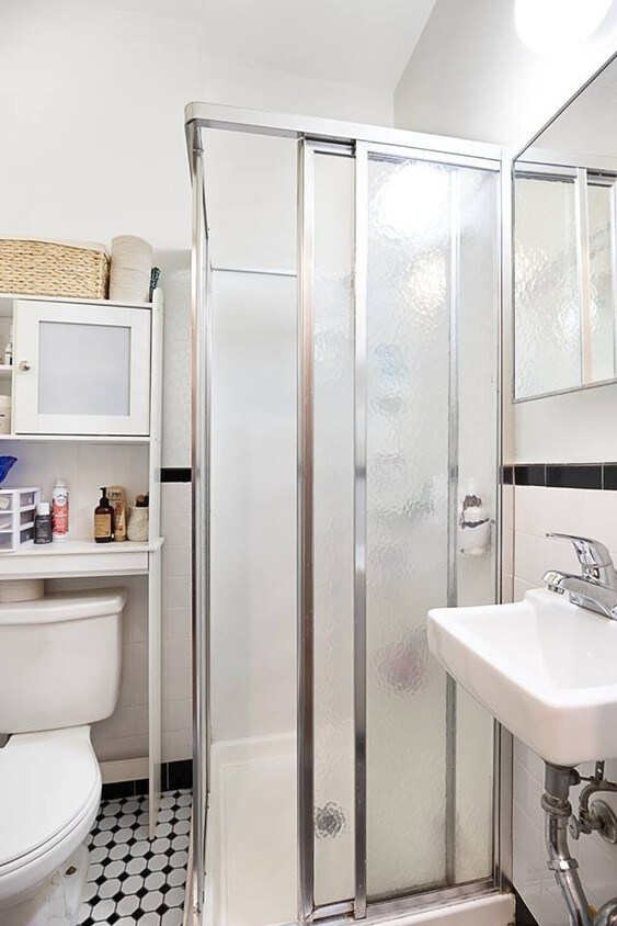 16 Abingdon Square Unit 4A, New York, NY 10014 Room for Rent in New