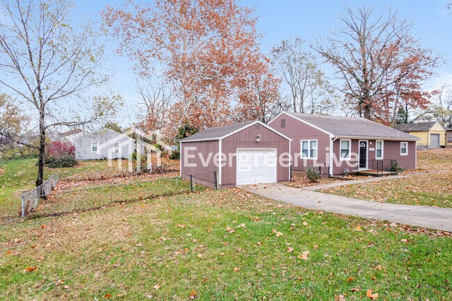 Building Photo - 5247 Laurel Ave