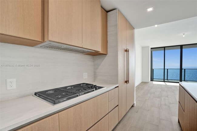 Foto del edificio - 900 N Ocean Blvd