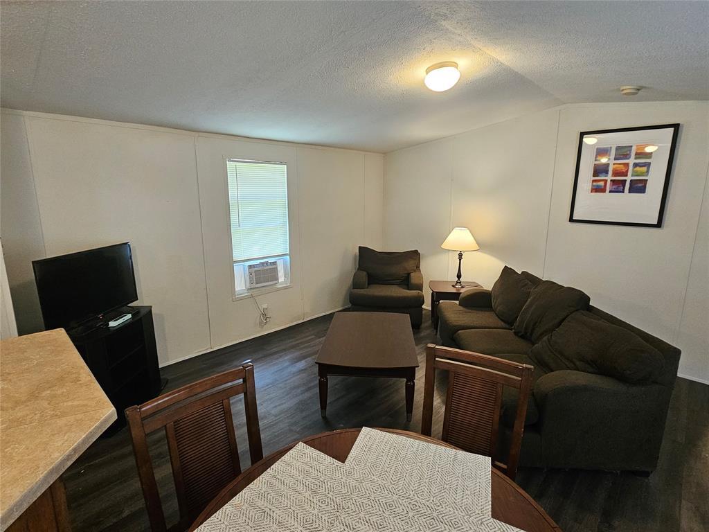 Foto principal - 1225 Osteen St