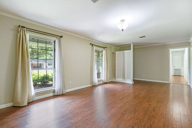 Foto del edificio - Beautiful 3 bedroom, 2 bathroom home avail...