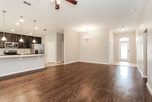 Building Photo - 11012 Snowbrook Ct