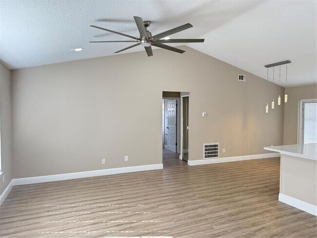 Foto del edificio - 1545 Wyman Cir