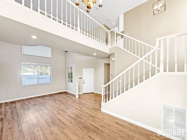 Foto del edificio - Charming 3-Bedroom Home in Desirable Vista Location