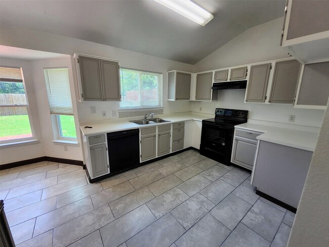 Foto del edificio - 4672 Heatherbrook Ln