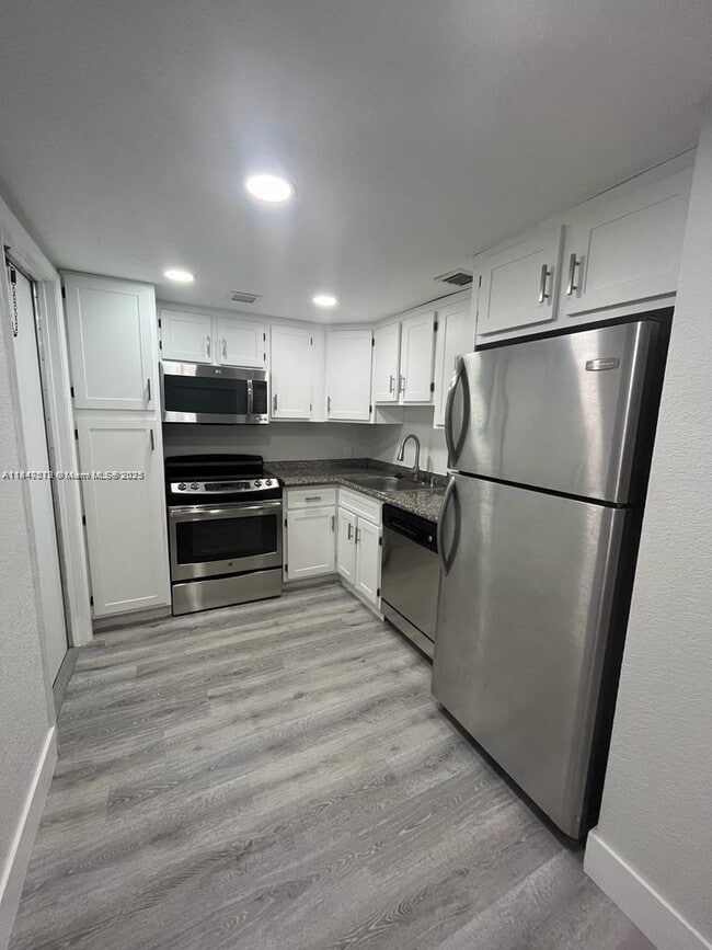 Building Photo - 2651 S Course Dr