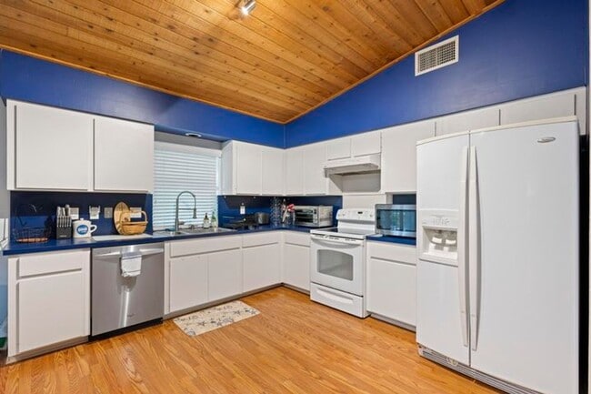 Photo - 756 Juniper Pl House