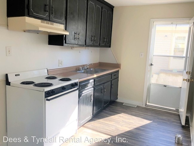 Building Photo - 2 br, 1 bath House - 819 Maple St