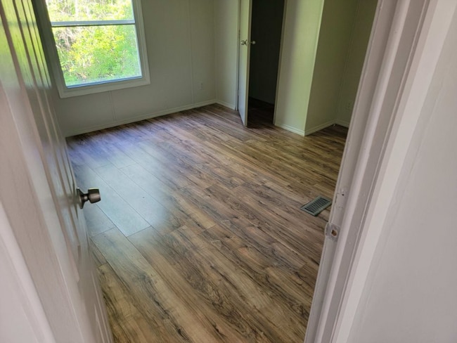 Building Photo - 8424 Bloomwood Dr