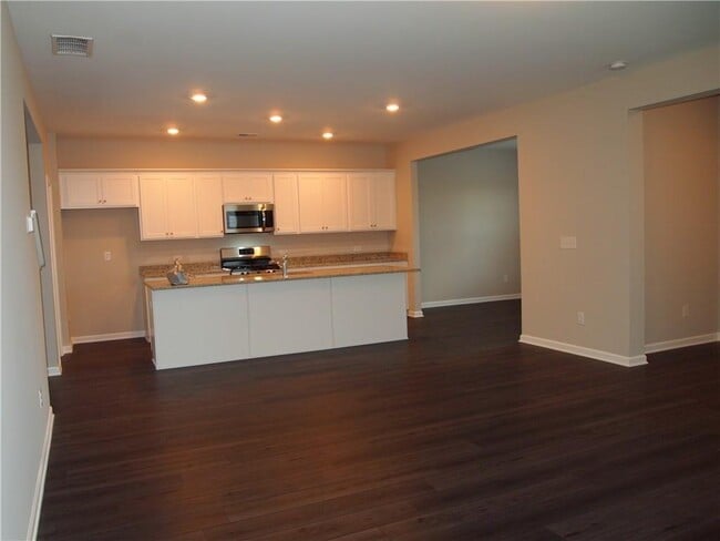 Building Photo - 264 Grey Falcon Ave