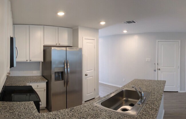 Photo - Beautiful 2 Story Home 4bdrm 2.5 bath