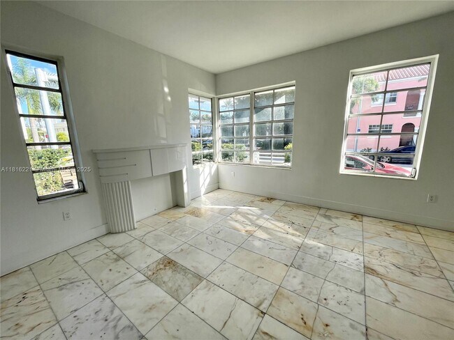 Building Photo - 801 8th St