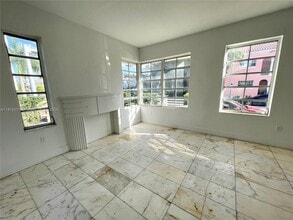 Building Photo - 801 8th St