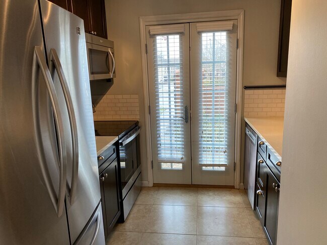 Foto del edificio - 2896 Chateau Cir