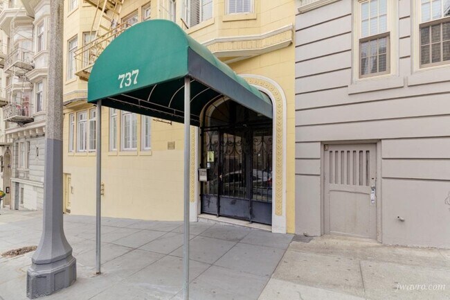 Foto del edificio - 737 Hyde St