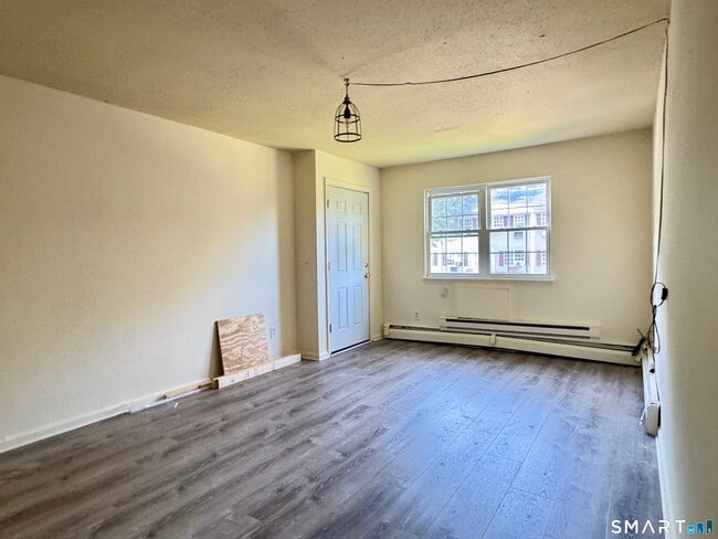 Building Photo - 81 Angel Dr