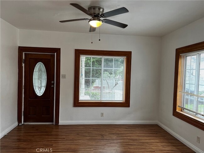 Building Photo - 609 Camulos St