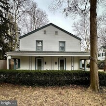 Building Photo - 2 Titus Ave