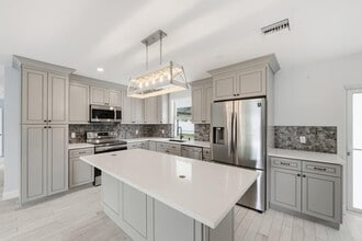 Building Photo - 2120 NE 62nd Ct