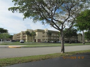 Building Photo - 8285 Sunrise Lakes Blvd