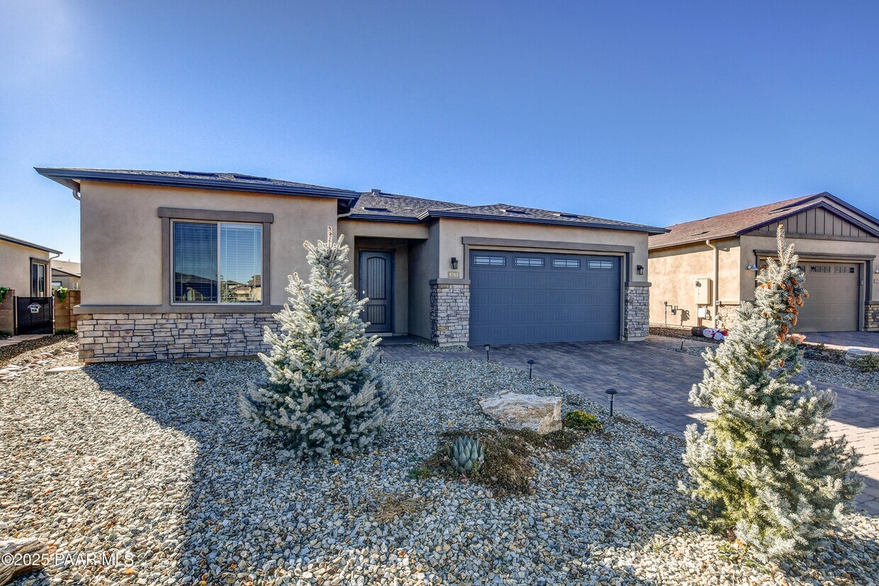 Foto principal - 8736 N Peaceful Vly Wy