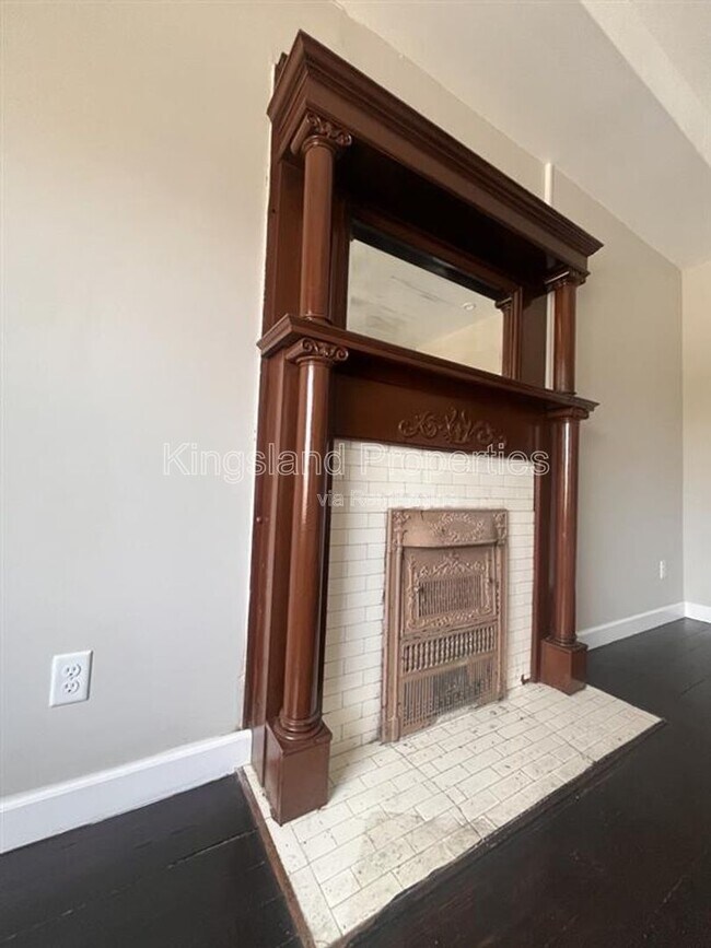 Foto del edificio - 4574 Evans Ave