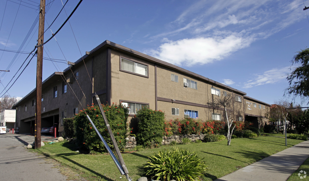 Primary Photo - Upland Heights Apartments