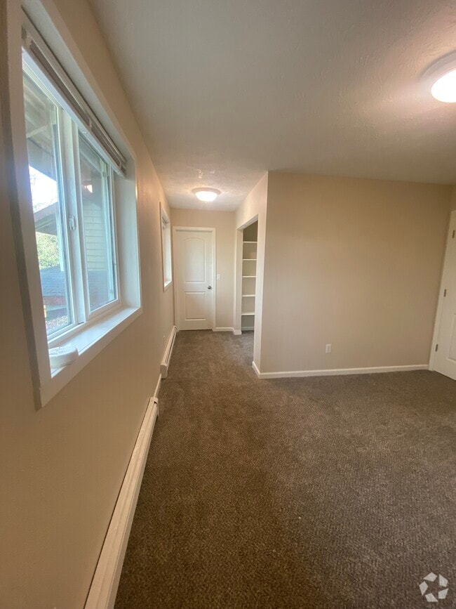 Building Photo - 10040 Gebhart Dr