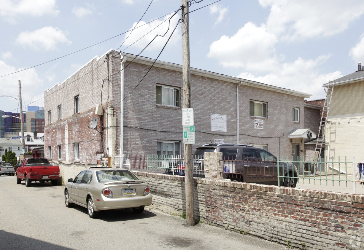 Building Photo - 200 Taylor St