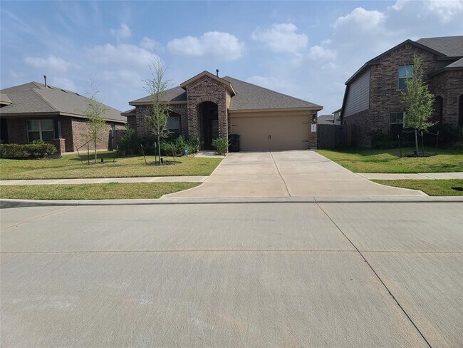 Foto del edificio - 18315 Pin Oak Lake Dr