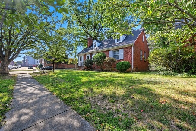 Building Photo - 3801 Hanover Ave