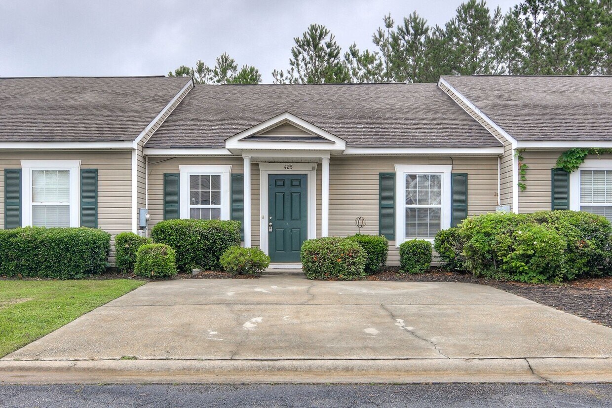 Primary Photo - Updated 2 Bedroom 2 Bath Townhouse in Evans