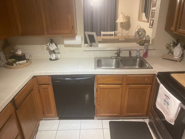 Building Photo - 3 bedroom 2 bath condo at Tuscany Place in...